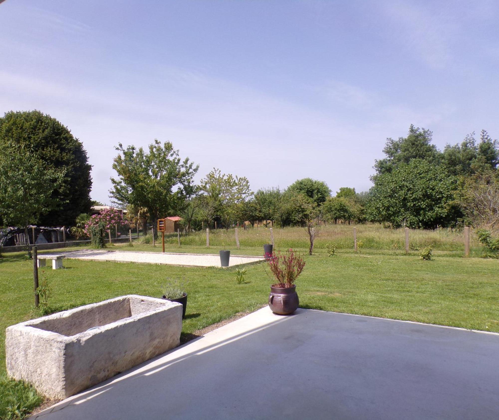 Le Gite Du Verger Saint-Bris-des-Bois Экстерьер фото